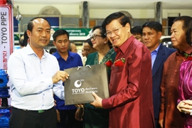 Thongloun Sisoulith the prime minister of laos, visit expo made in lao 2019 at lao ITECT