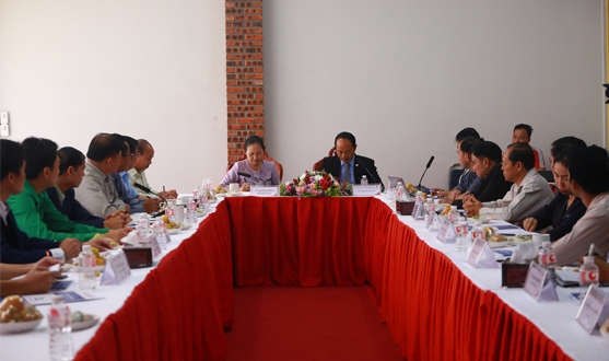 The 8th session of the National Assembly visited and supported the Xaignavong Group and TOYO PIPE FACTORY